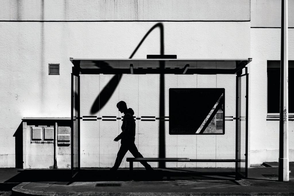L'arrêt de bus - Emmanuel Nguyen - Chabe